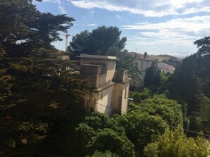 Open views from the terrasse