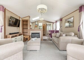 Typical | Symphony 2 Pet - Andrewshayes Orchard Retreat, Axminster