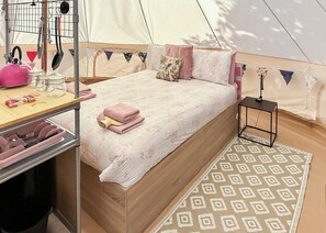 Country Cottage - Glamp @ The Priory, Aldeby