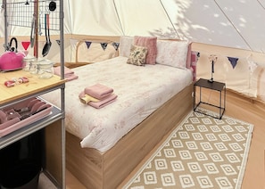 Country Cottage - Glamp @ The Priory, Aldeby