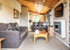 Field View 1 - Athelington Hall Farm Lodges, Horham, Eye