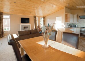Field View 2 - Athelington Hall Farm Lodges, Horham, Eye