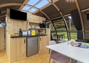 Stargazer 1 (Sleeps 4) - Celtic Escapes, Narberth