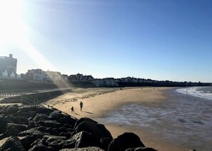 Westbrook sandy beach only 5 mins walk from the apartment. 