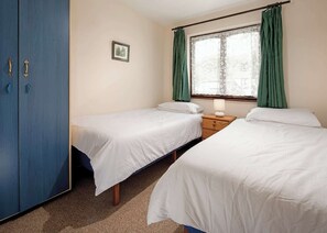 Silver Bungalow 2 (Sleeps 6)