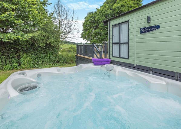 Bain à remous extérieur