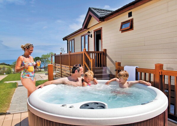 Outdoor spa tub