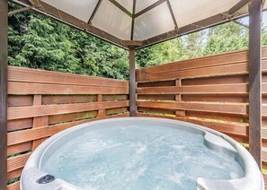 Buxton Lodge with Hot Tub - Longnor Wood Holiday Park, Longnor, Nr. Buxton