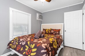 Bedroom 1 With 1 Queen Size Bed
