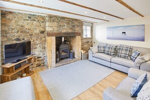 Eden Cottage, Holy Island - Host & Stay