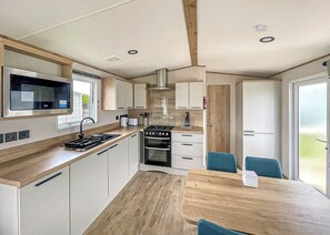 Silver 2 Bedroom Holiday Home - Skirlington Leisure Park, Low Skirlington, Skipsea