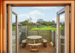 Octi-Lodge Mini Spa Pet - Green Meadows Park, Fitling, Nr Hornsea