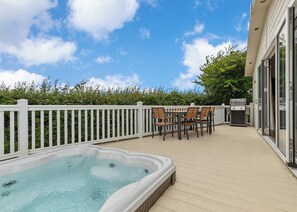 Skokholm Lodge - Croft Country Park, Reynalton, Nr Narberth