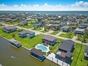 Canal front with Private Pool