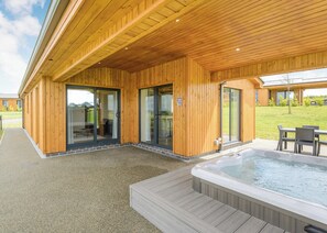 Autograph 2 Bed - Knights Lodges, Bretby, Derbyshire