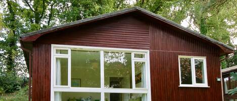 Maple Bungalow - Ruthern Valley Holidays, Ruthernbridge, Nr Bodmin