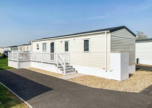 Purn Gold 6 - Riverside Holiday Village, Bleadon, Weston-Super-Mare
