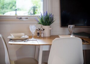 Door Mouse Pod - Henfields Country Retreat, Cannington