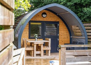 Door Mouse Pod - Henfields Country Retreat, Cannington
