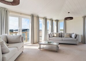 Amroth 2 - Meadow House Holiday Park, Summerhill, Amroth
