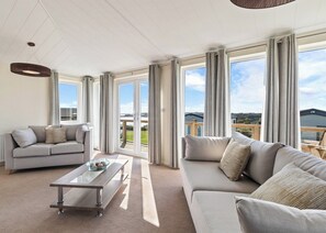 Amroth 2 - Meadow House Holiday Park, Summerhill, Amroth