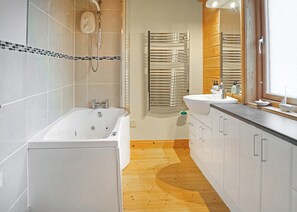 Leven - Caddy’s Corner Lodges, Carnmenellis, Nr Falmouth