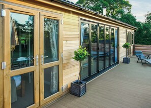 Typical Lakeside Escape (Pet Friendly) A