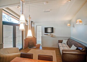 Traditional 2 (Pet) - The Sherwood Hideaway Lodges, Perlethorpe, Newark-on-Trent