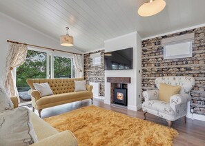 Spinney Lodge - Celtic Escapes, Narberth
