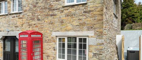 Above Town - Kilminorth Cottages, Watergate, Looe