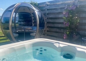 Bain à remous extérieur