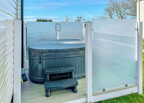 Hot tub from 2023 only | Holywell Deluxe 3 Bed Hot Tub (Pet) - St Agnes Holiday Park, Blackwater, St Agnes