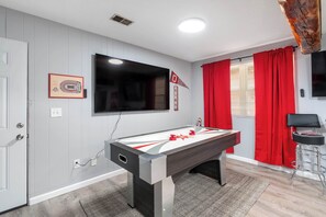 Spielezimmer
