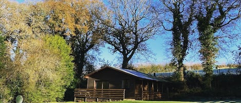Larches Lodge - Ruthern Valley Holidays, Ruthernbridge, Nr Bodmin