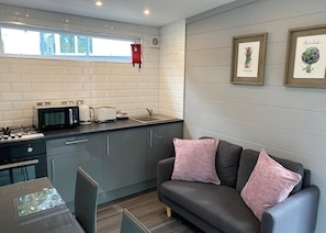 Riverside Studio Pod HT - Ogwen Bank Caravan & Lodge Park, Snowdonia