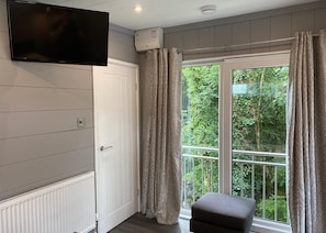 Riverside Studio Pod HT - Ogwen Bank Caravan & Lodge Park, Snowdonia