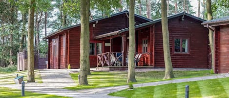 Woodland Sycamore Lodge - Woodland Park Lodges, Ellesmere