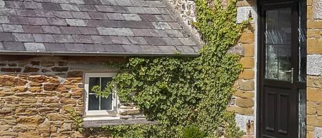 Hayloft Cottage - Kilminorth Cottages, Watergate, Looe