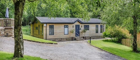 Amour Deluxe - Charlesworth Lodges, Glossop