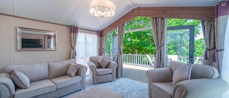 Typical living area | Symphony 3 VIP - Andrewshayes Orchard Retreat, Axminster