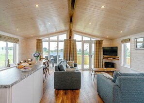 Typical | Field View Lodge (Pet) - Knights Lodges, Bretby, Derbyshire