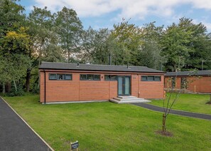 Otters View - Gadgirth Estate Luxury Lodges, Annbank, Ayr