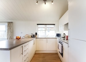 Hendra - Caddy’s Corner Lodges, Carnmenellis, Nr Falmouth