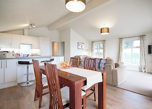 Hendra - Caddy’s Corner Lodges, Carnmenellis, Nr Falmouth