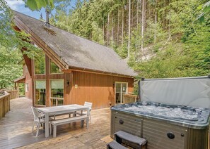 Typical Birches Lodge VIP | Penvale Lake Lodges, Llangollen