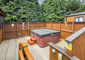 Bain à remous extérieur