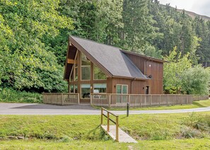 Typical Saltspring Lodge VIP | Penvale Lakes Lodge, Llangollen