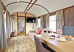 Brunel Boutique Railway Carriage 4 - Brunel Boutique Holiday Park, Dawlish Warren