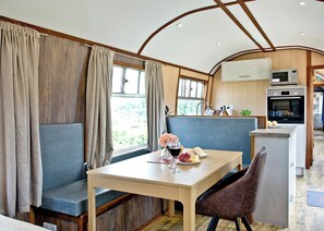 Brunel Boutique Railway Carriage 4 - Brunel Boutique Holiday Park, Dawlish Warren