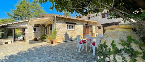 terrasse principale de la maison 